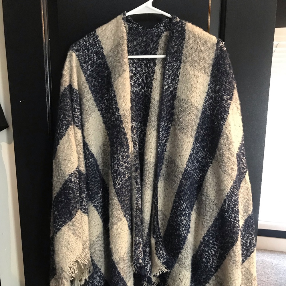 Francesca’s Plaid Wrap